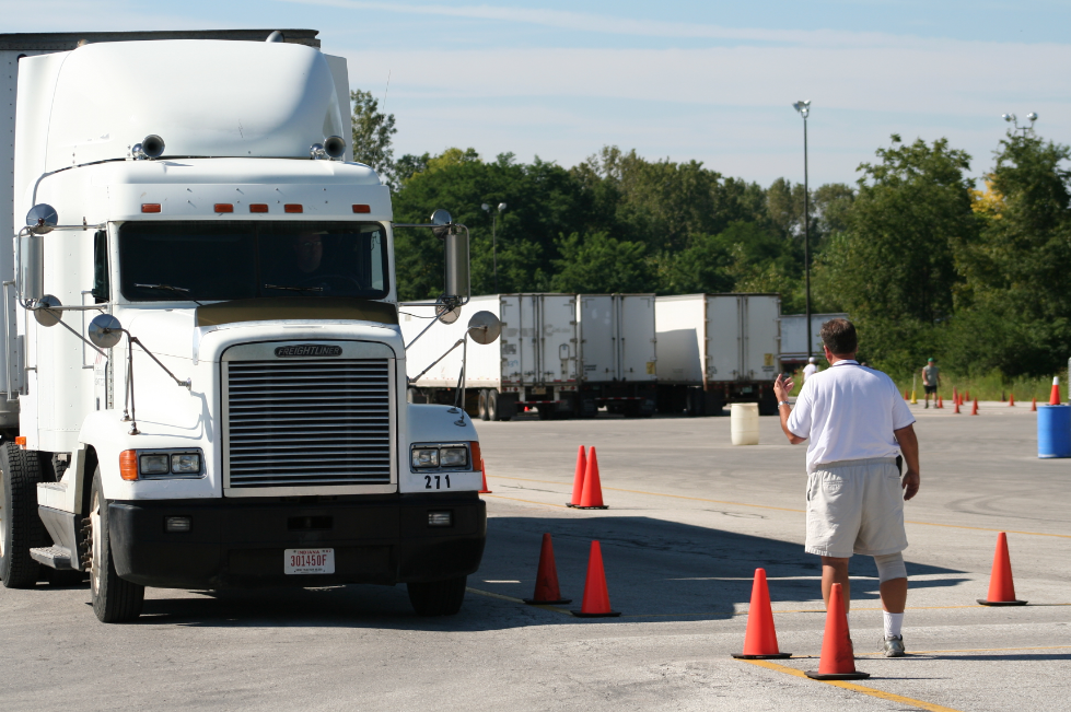 How to Find the Best Truck Driving Training